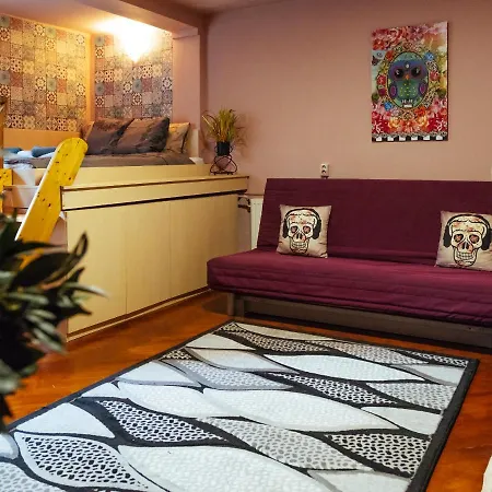 Apartamento Woody - Cozy And Quiet Place Near Moghioros Park