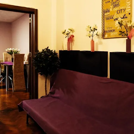 Woody - Cozy And Quiet Place Near Moghioros Park شقة *